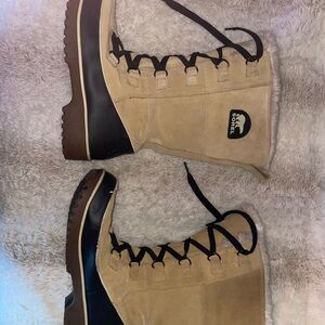 Sorel Beige and Black Lace-Up Boots
